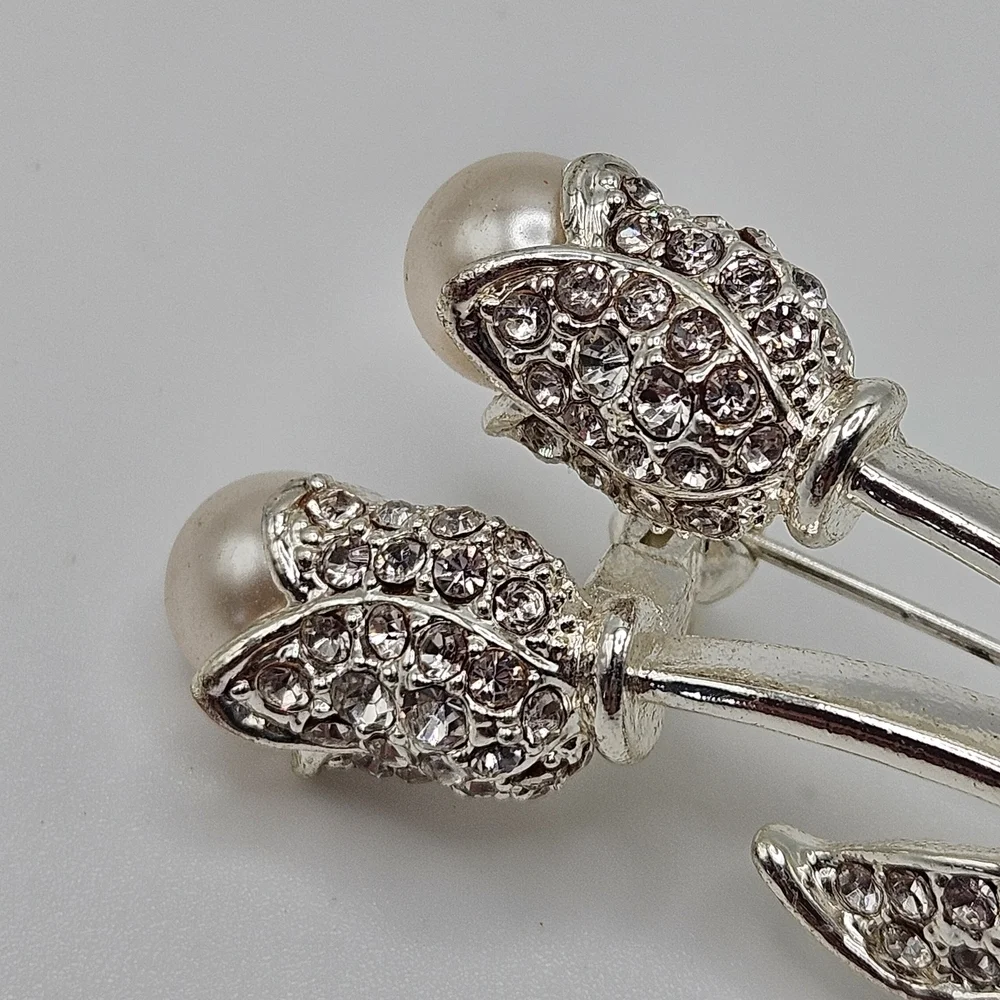 VINTAGE Faux Pearl Rhinestone Silver Tone Tulip Flower Pin Brooch Nature
